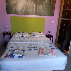  Appartement Petit Parmi Les Pins Et Les Cypres France